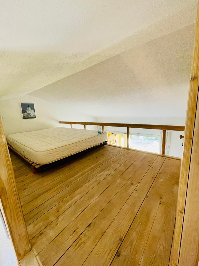 Bel Appartement Avec Mezzanine, Vue Mer Et Piscine Cogolin Exterior photo