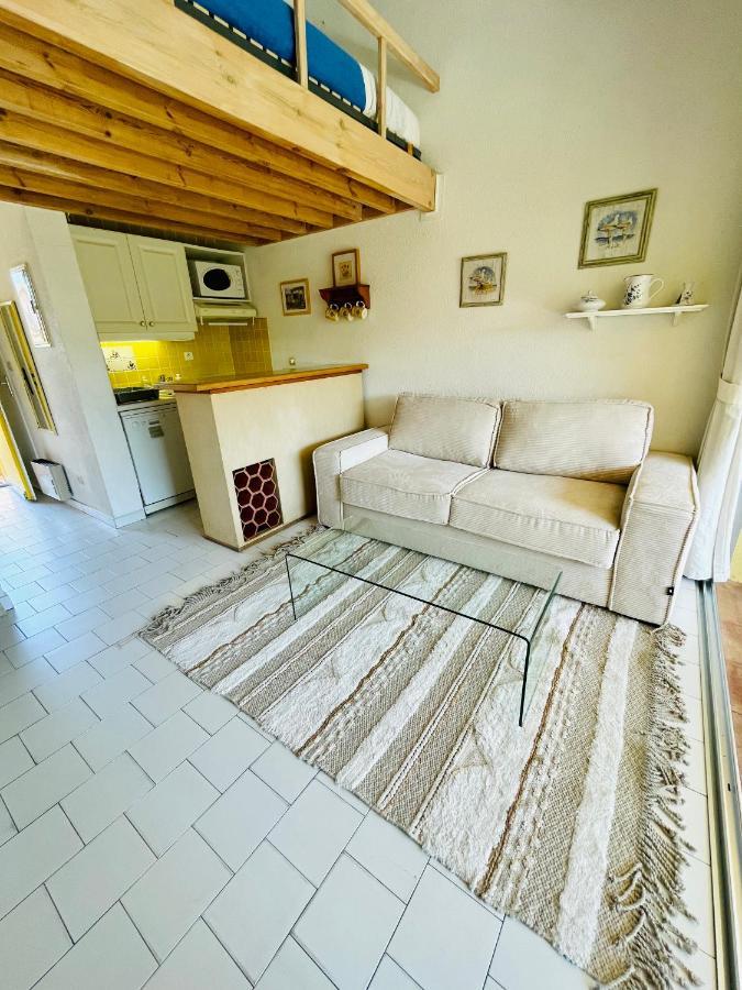 Bel Appartement Avec Mezzanine, Vue Mer Et Piscine Cogolin Exterior photo