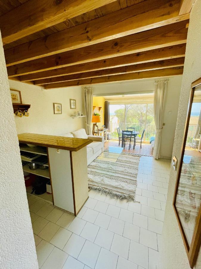 Bel Appartement Avec Mezzanine, Vue Mer Et Piscine Cogolin Exterior photo